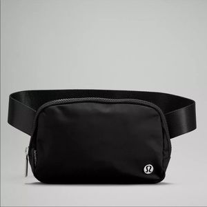 Lululemon Everywhere Belt Bag with Free Tote Bag *NEW*